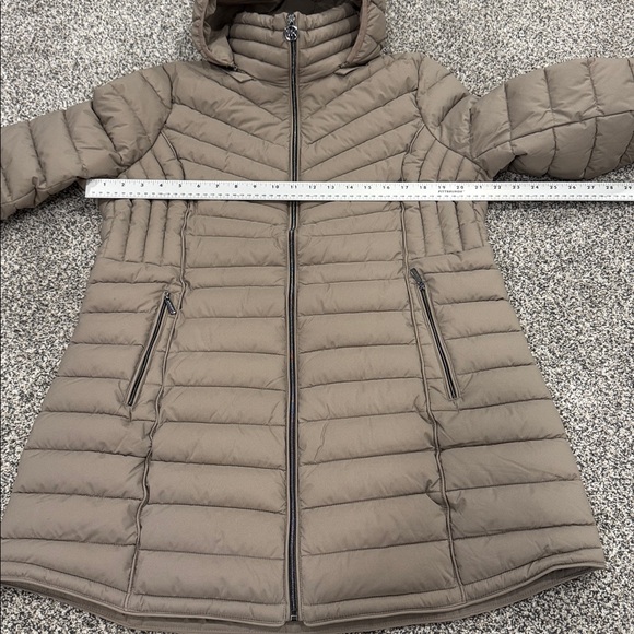 Michael Kors Classy Taupe Women's Ultra Lightweight Puffer Jacket Coat Size L - Picture 12 of 12